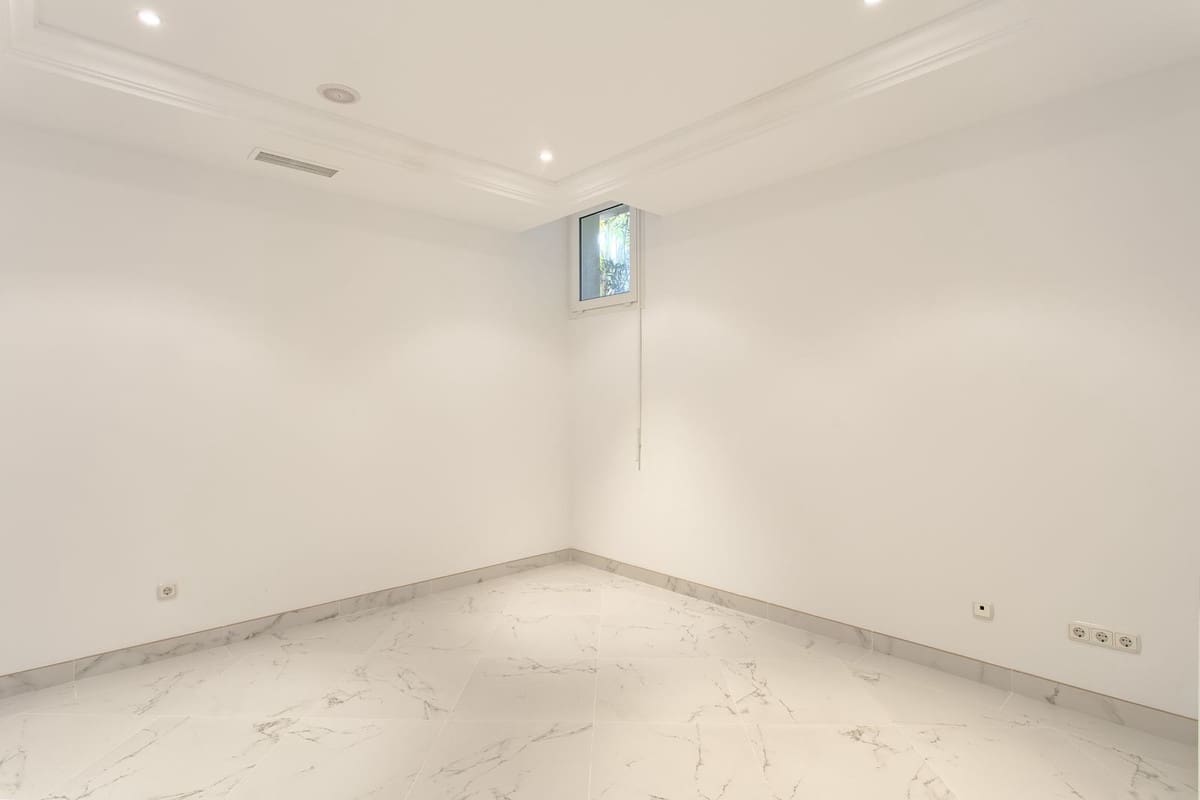 8 sypialnia Willa na sprzedaż w Los Flamingos z basenem - 3 995 000 € (Ref: 9256959)