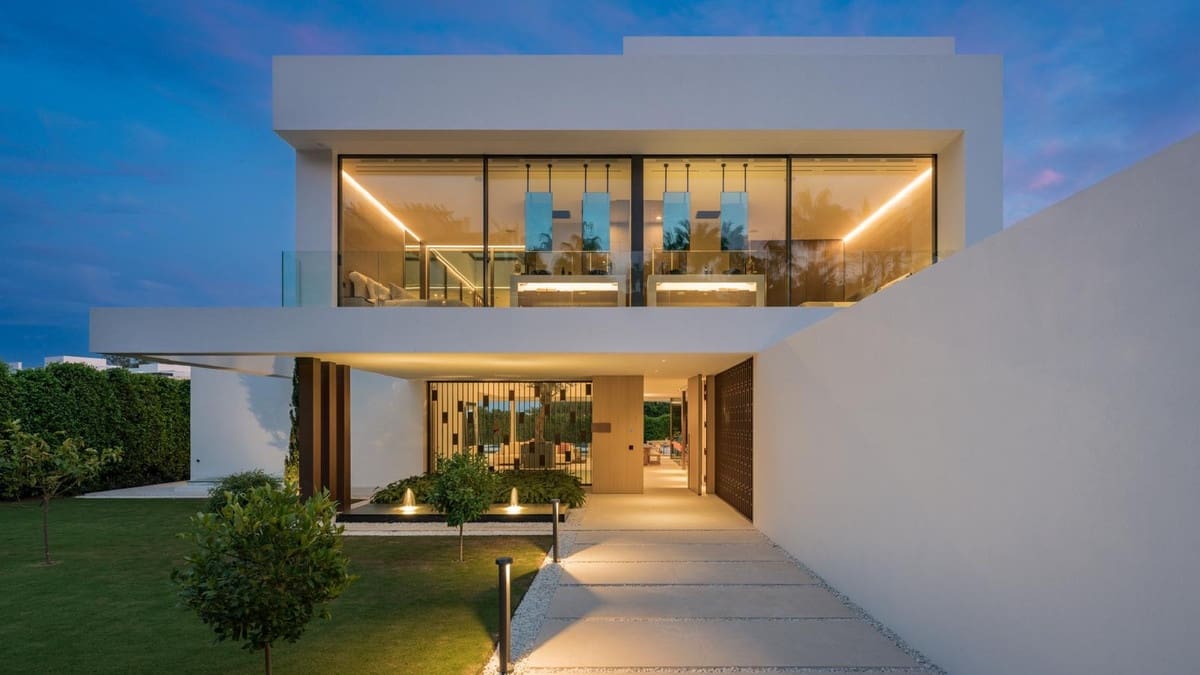 5 slaapkamer Villa te koop in Golden Mile met zwembad - € 11.300.000 (Ref: 9256960)