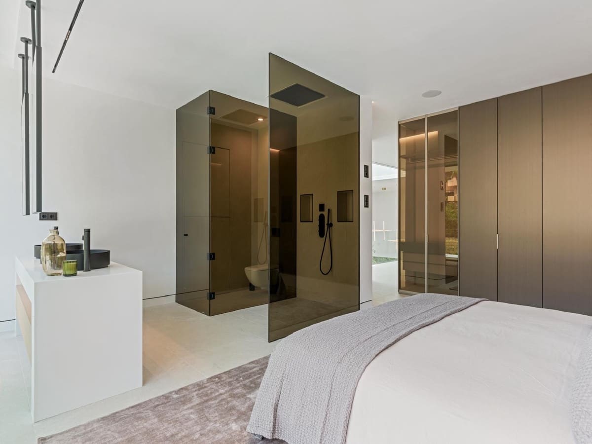 5 slaapkamer Villa te koop in Golden Mile met zwembad - € 11.300.000 (Ref: 9256960)