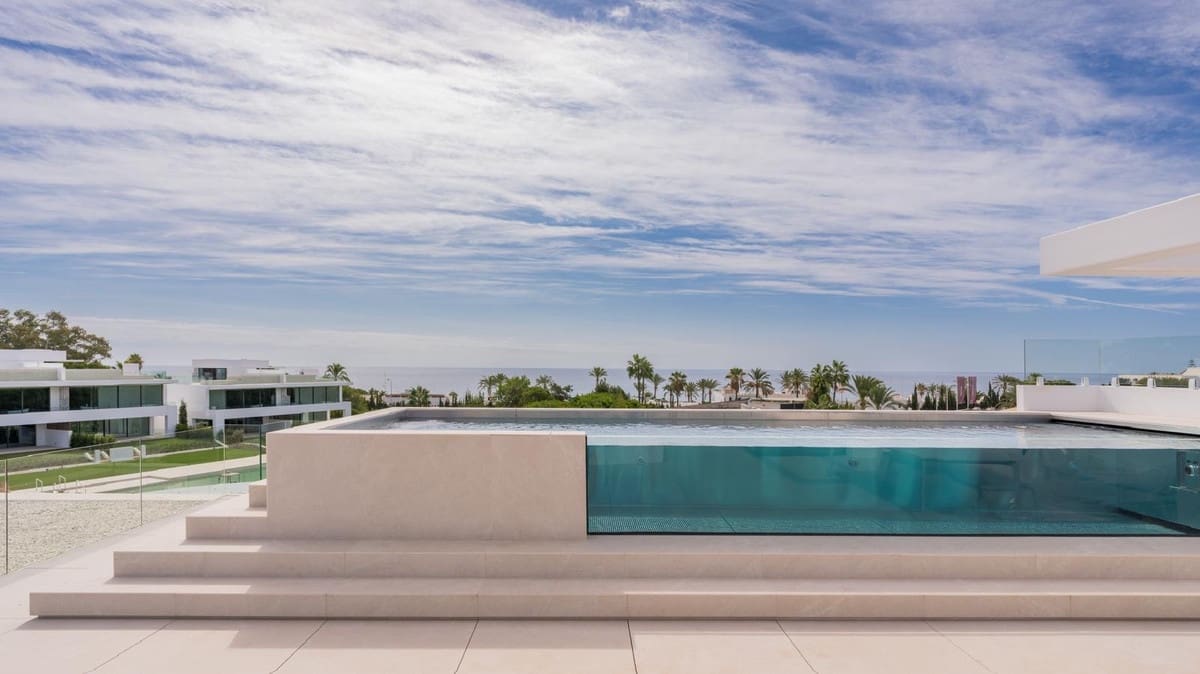 5 slaapkamer Villa te koop in Golden Mile met zwembad - € 11.300.000 (Ref: 9256960)