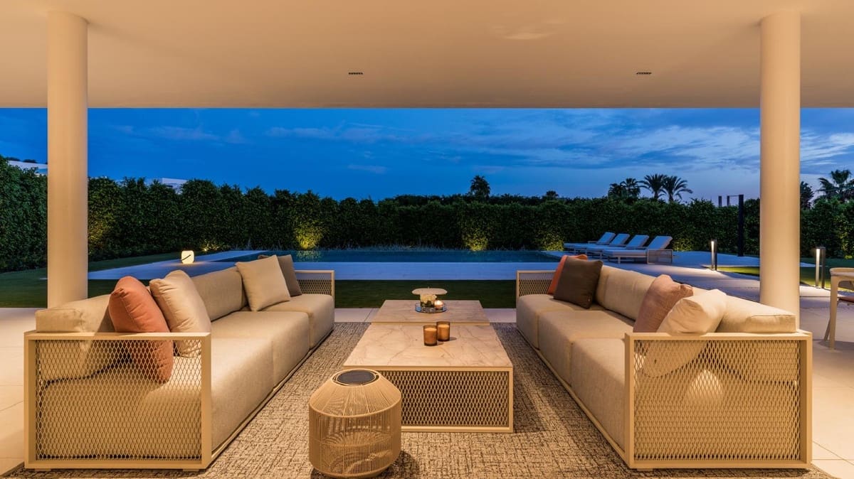 5 slaapkamer Villa te koop in Golden Mile met zwembad - € 11.300.000 (Ref: 9256960)