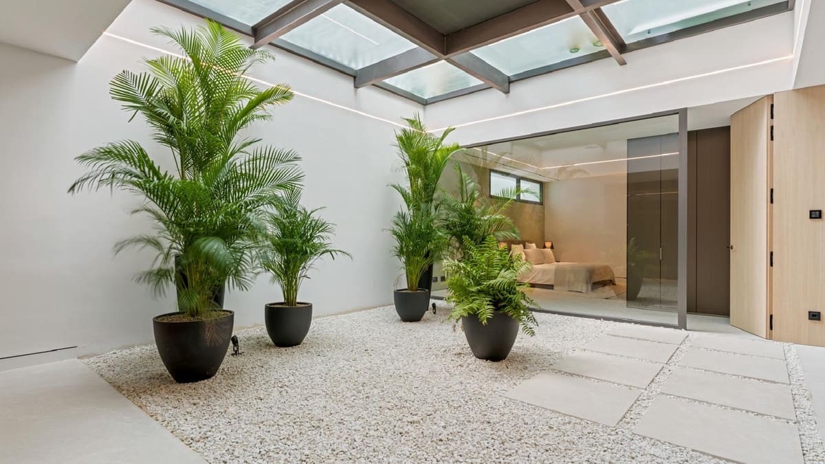 5 slaapkamer Villa te koop in Golden Mile met zwembad - € 11.300.000 (Ref: 9256960)