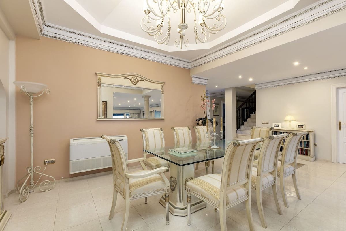 5 sypialnia Willa na sprzedaż w Marbesa z basenem garażem - 6 500 000 € (Ref: 9256967)