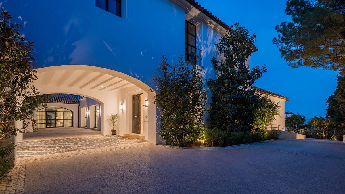 6 soverom Villa til salgs i Golden Mile med svømmebasseng - € 17 500 000 (Ref: 9256968)