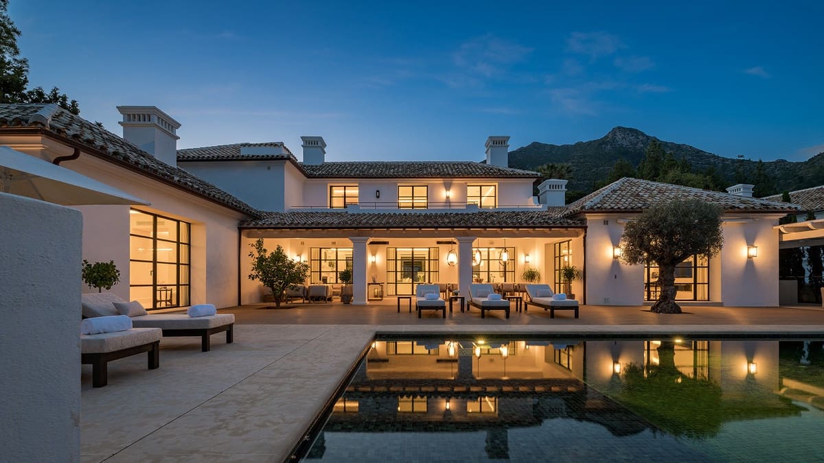 6 soverom Villa til salgs i Golden Mile med svømmebasseng - € 17 500 000 (Ref: 9256968)