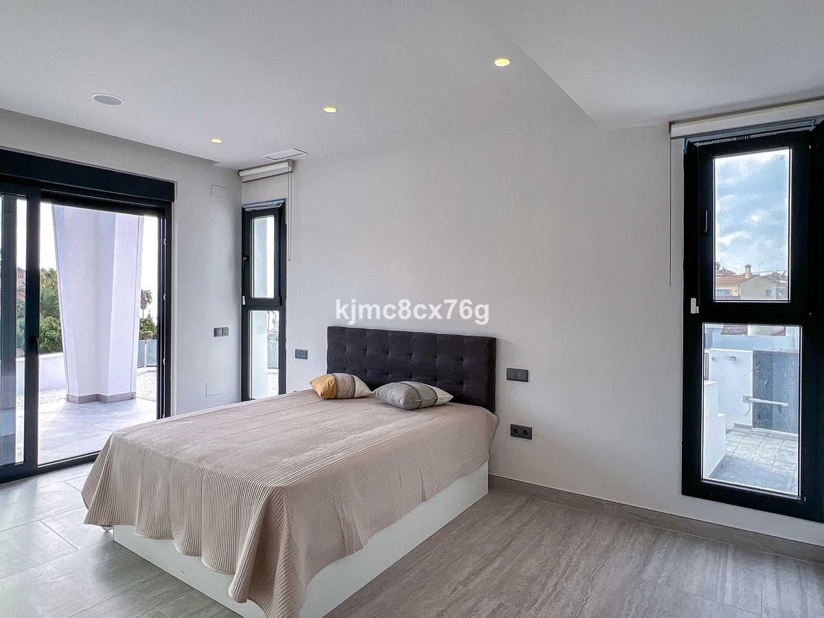 5 soveværelse Villa til salg i El Faro med swimmingpool garage - € 4.114.000 (Ref: 9256971)