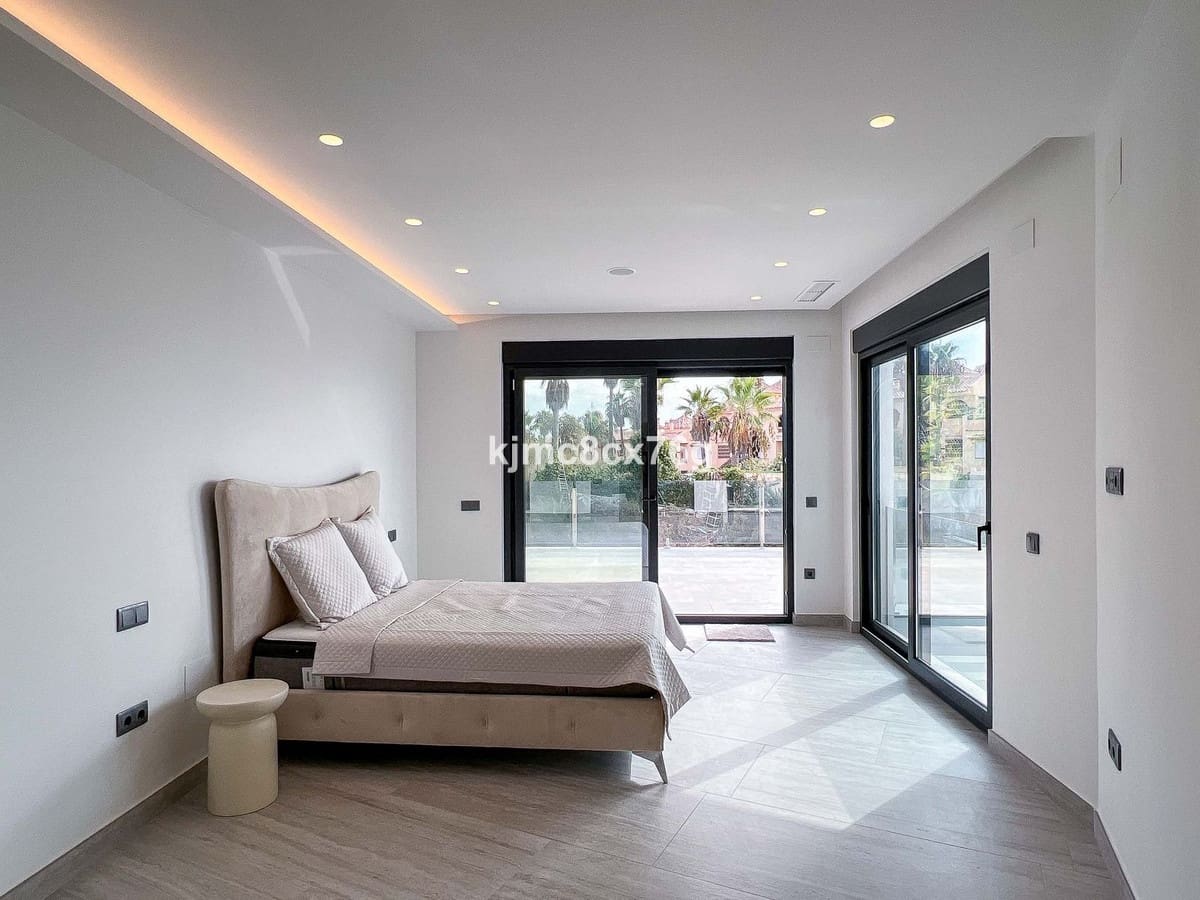 5 soveværelse Villa til salg i El Faro med swimmingpool garage - € 4.114.000 (Ref: 9256971)