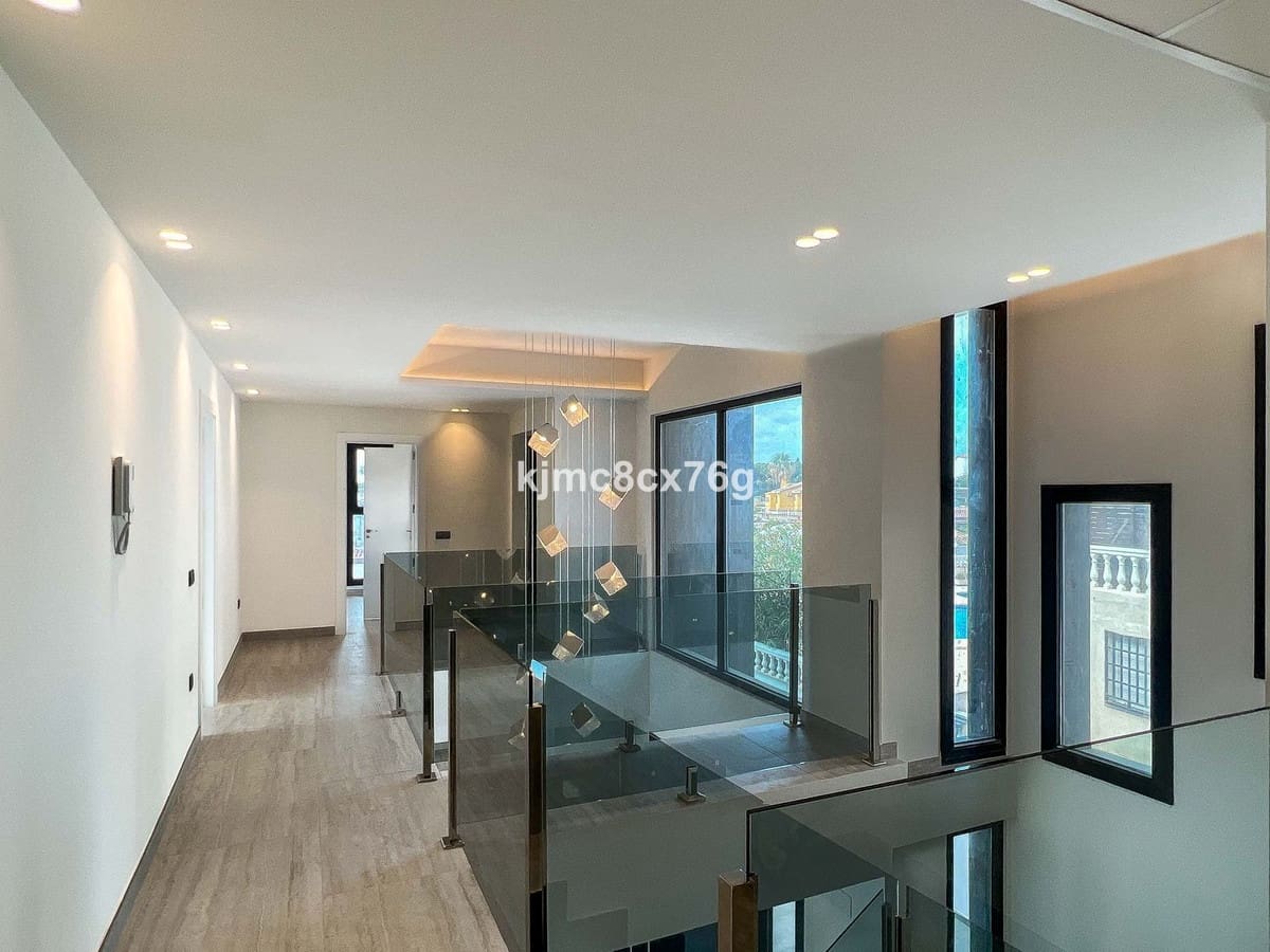 5 soveværelse Villa til salg i El Faro med swimmingpool garage - € 4.114.000 (Ref: 9256971)