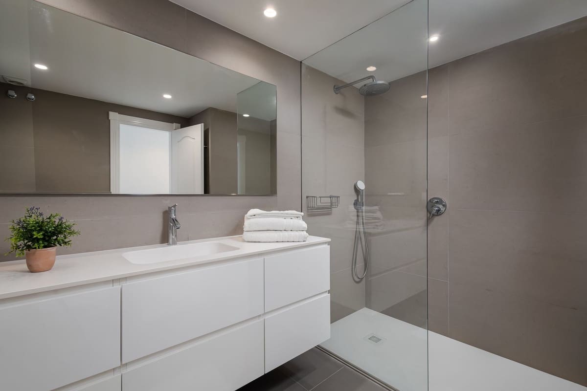 4 makuuhuone Yksiö myytävänä paikassa Golden Mile mukana uima-altaan - 5 395 000 € (Ref: 9256980)