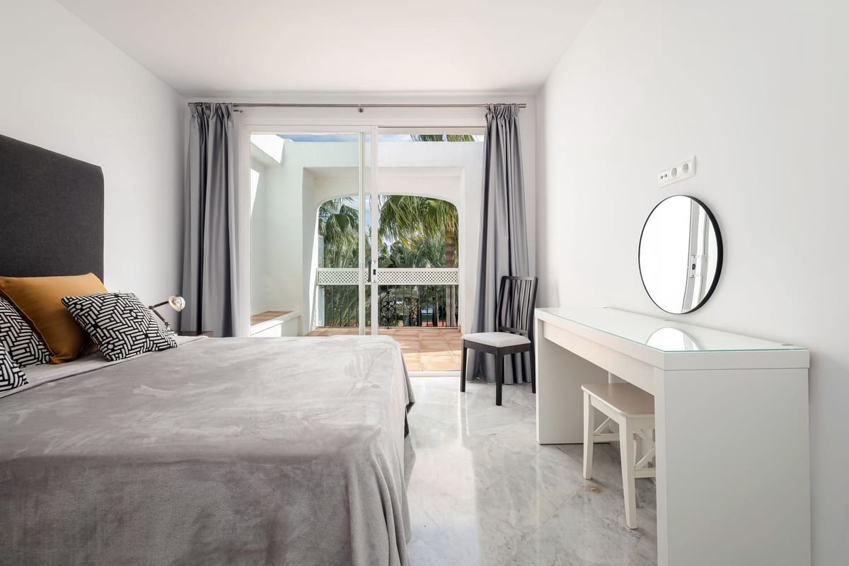 4 makuuhuone Yksiö myytävänä paikassa Golden Mile mukana uima-altaan - 5 395 000 € (Ref: 9256980)