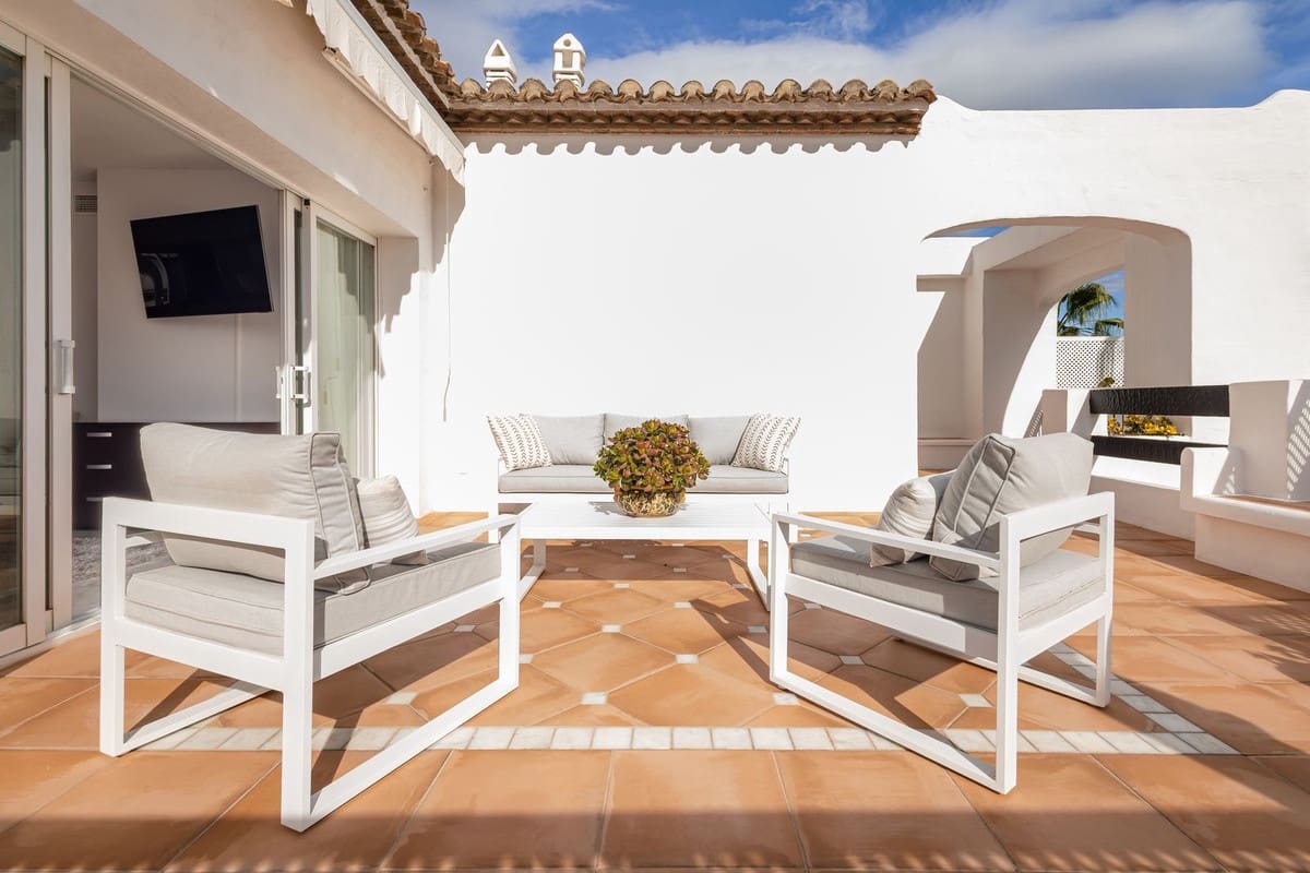 4 makuuhuone Yksiö myytävänä paikassa Golden Mile mukana uima-altaan - 5 395 000 € (Ref: 9256980)