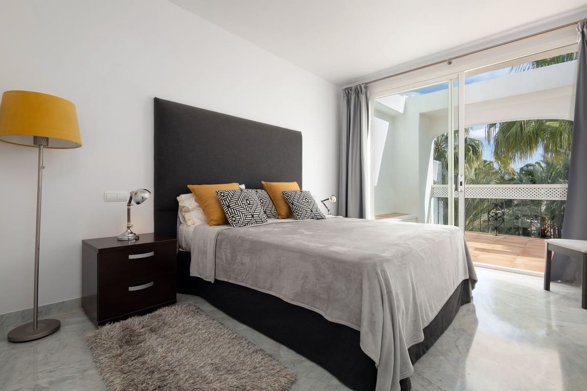 4 makuuhuone Yksiö myytävänä paikassa Golden Mile mukana uima-altaan - 5 395 000 € (Ref: 9256980)