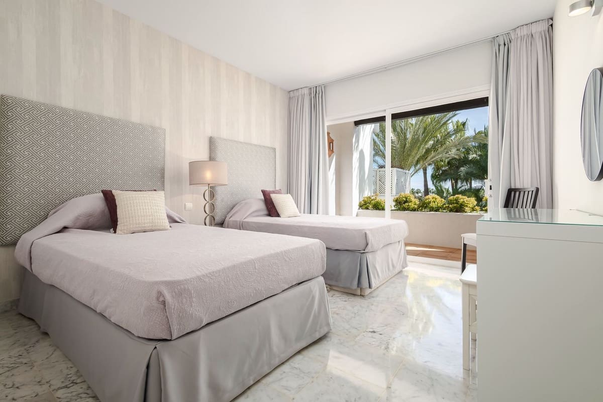 4 makuuhuone Yksiö myytävänä paikassa Golden Mile mukana uima-altaan - 5 395 000 € (Ref: 9256980)