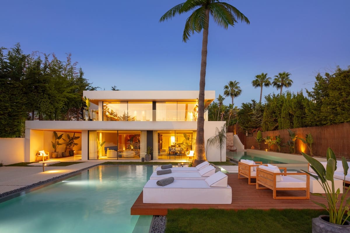 4 soveværelse Villa til salg i Aloha Golf med swimmingpool - € 3.550.000 (Ref: 9256982)