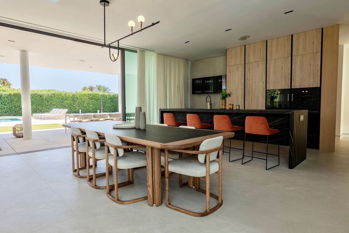 5 soverom Villa til salgs i Golden Mile med svømmebasseng garasje - € 11 300 000 (Ref: 9256986)