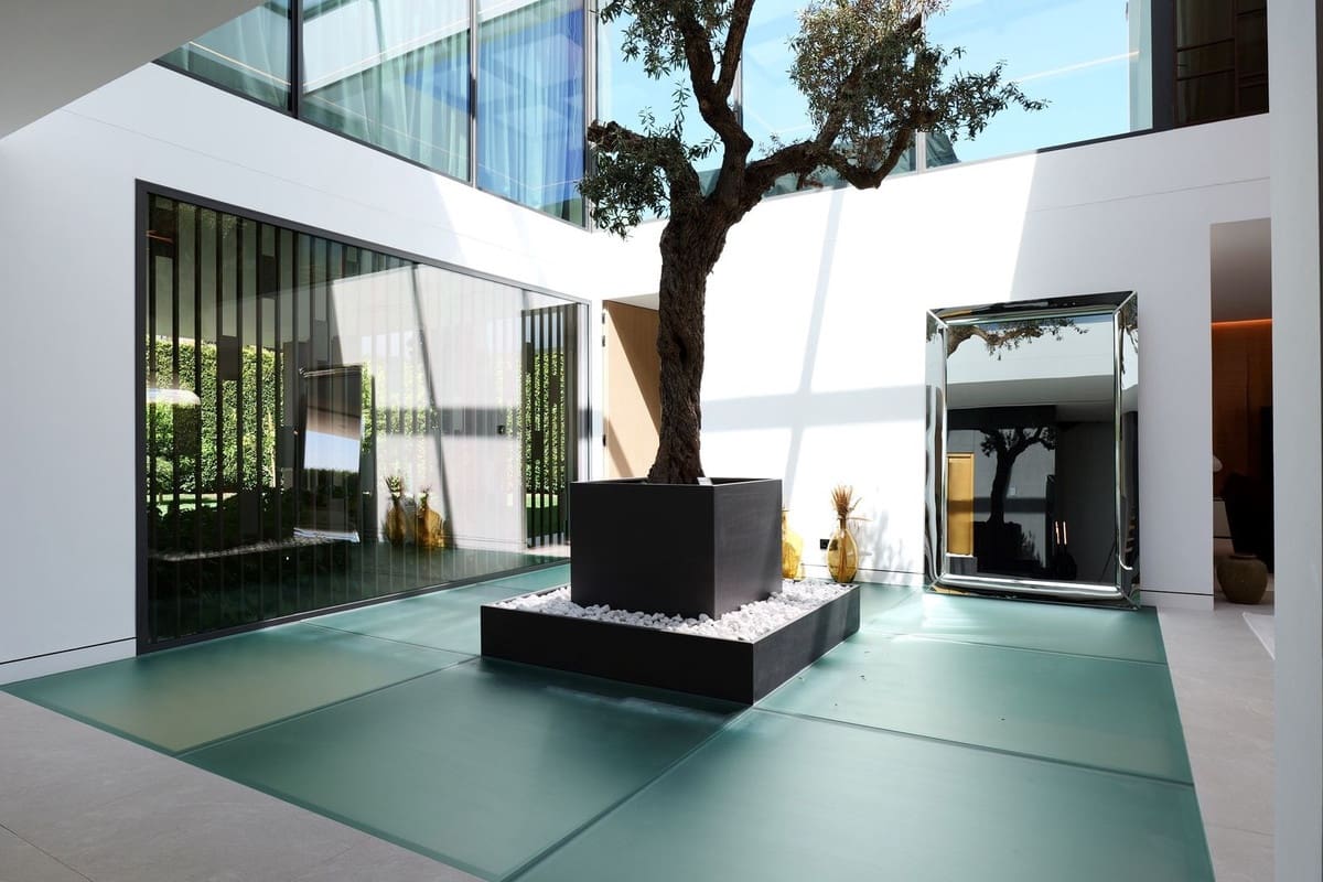 5 soverom Villa til salgs i Golden Mile med svømmebasseng garasje - € 11 300 000 (Ref: 9256986)