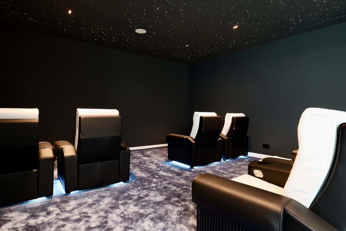 5 soverom Villa til salgs i Golden Mile med svømmebasseng garasje - € 11 300 000 (Ref: 9256986)