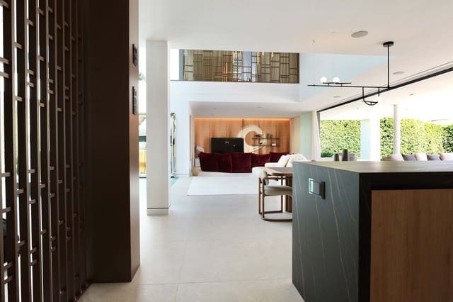 5 soverom Villa til salgs i La Carolina - Guadalpín, Marbella med svømmebasseng garasje - € 11 300 000 (Ref: 9256986)