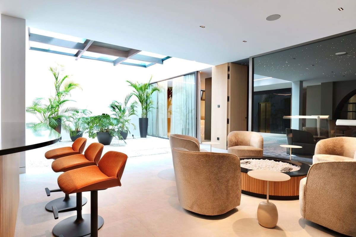 5 soverom Villa til salgs i Golden Mile med svømmebasseng garasje - € 11 300 000 (Ref: 9256986)