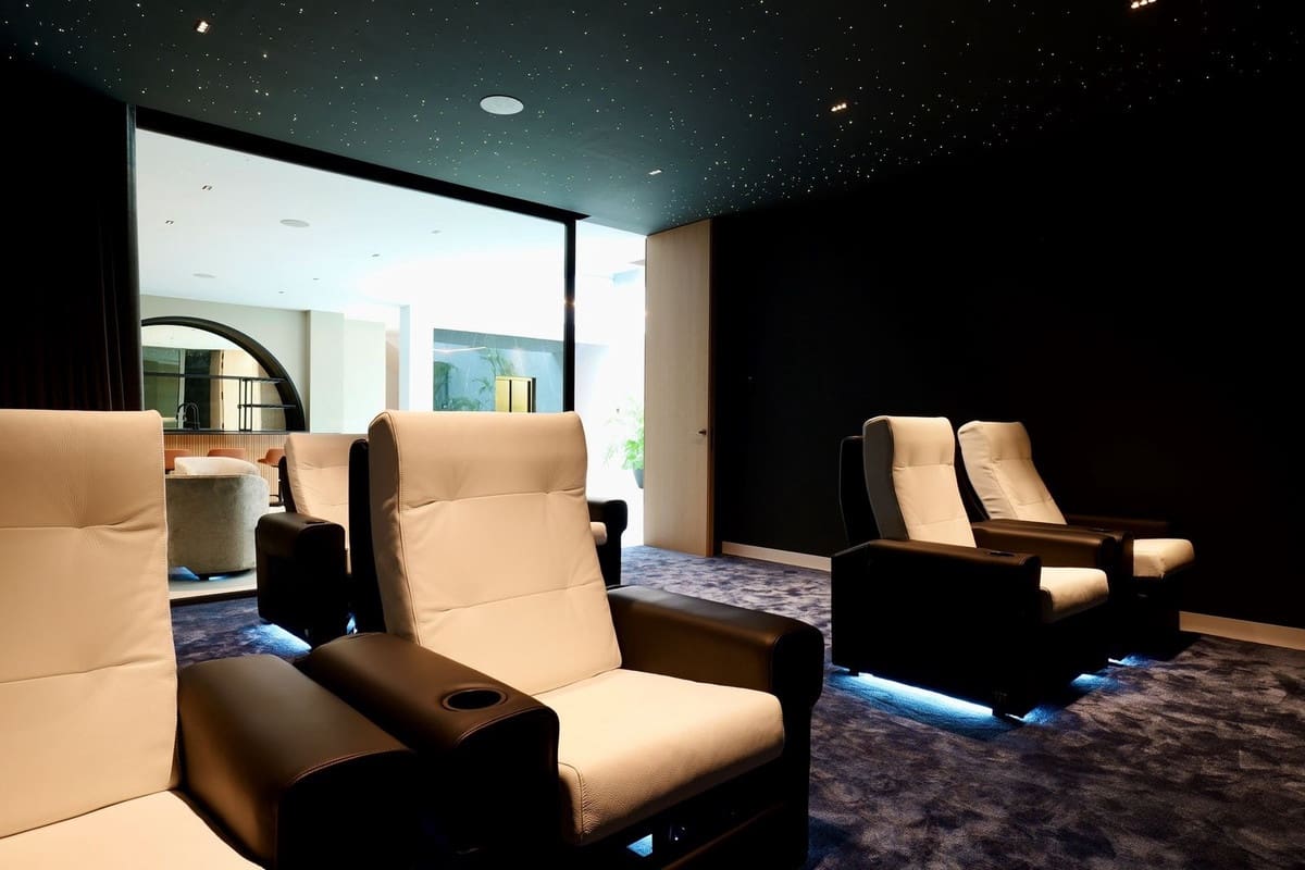 5 soverom Villa til salgs i Golden Mile med svømmebasseng garasje - € 11 300 000 (Ref: 9256986)