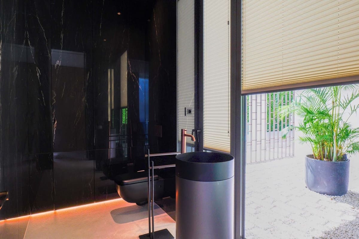 5 soverom Villa til salgs i Golden Mile med svømmebasseng garasje - € 11 300 000 (Ref: 9256986)