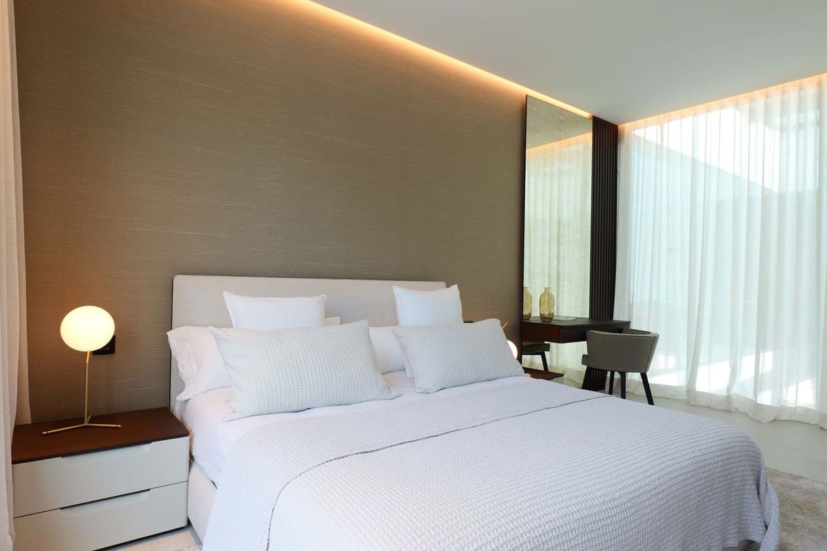 5 soverom Villa til salgs i Golden Mile med svømmebasseng garasje - € 11 300 000 (Ref: 9256986)