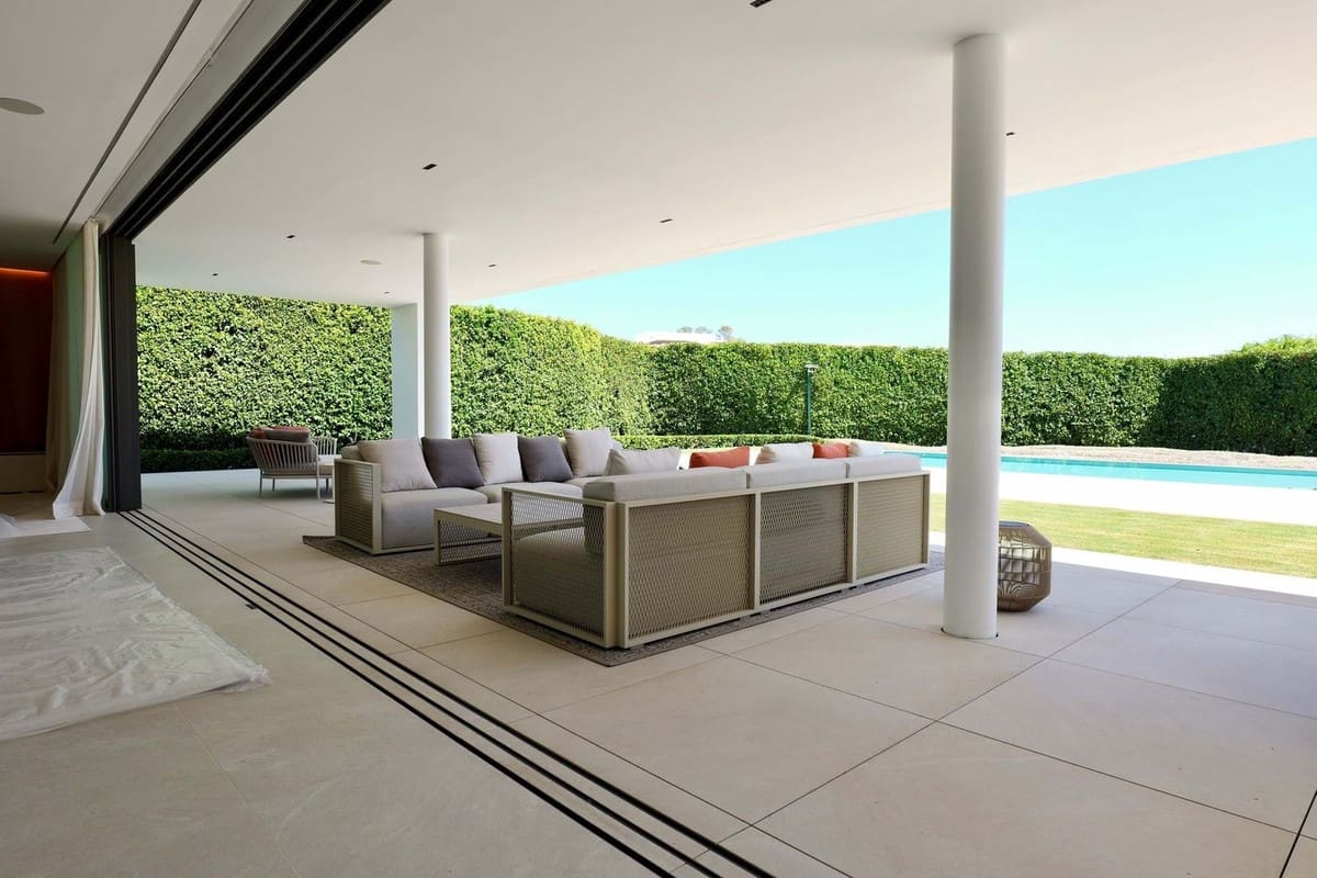 5 soverom Villa til salgs i Golden Mile med svømmebasseng garasje - € 11 300 000 (Ref: 9256986)