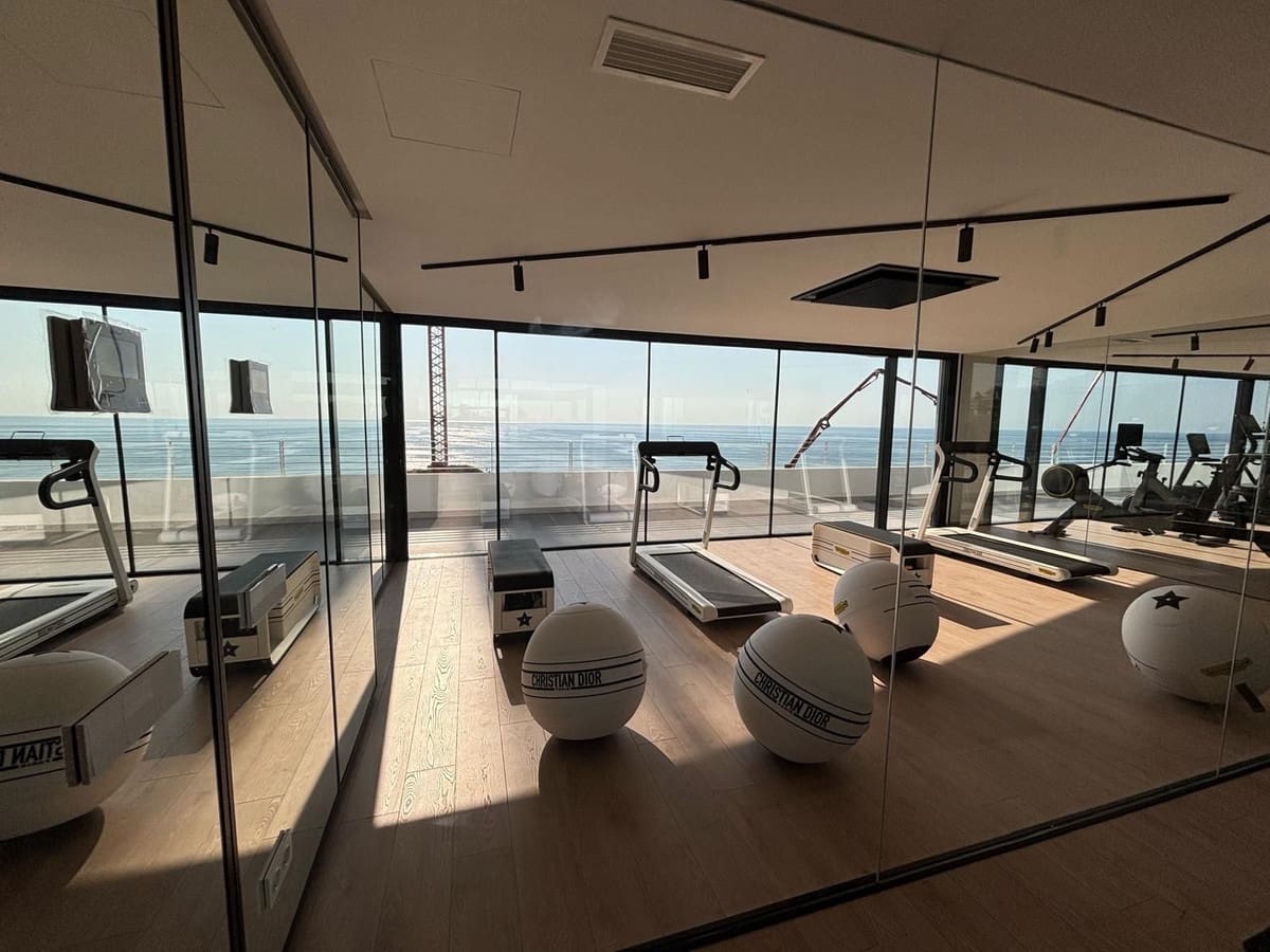 3 makuuhuone Kattohuoneisto myytävänä paikassa Benalmadena mukana uima-altaan 
autotalli - 3 495 000 € (Ref: 9256994)