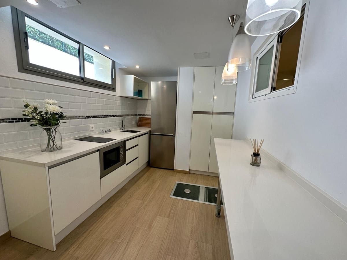 5 soverom Villa til salgs i Marbella med svømmebasseng garasje - € 3 950 000 (Ref: 9275964)