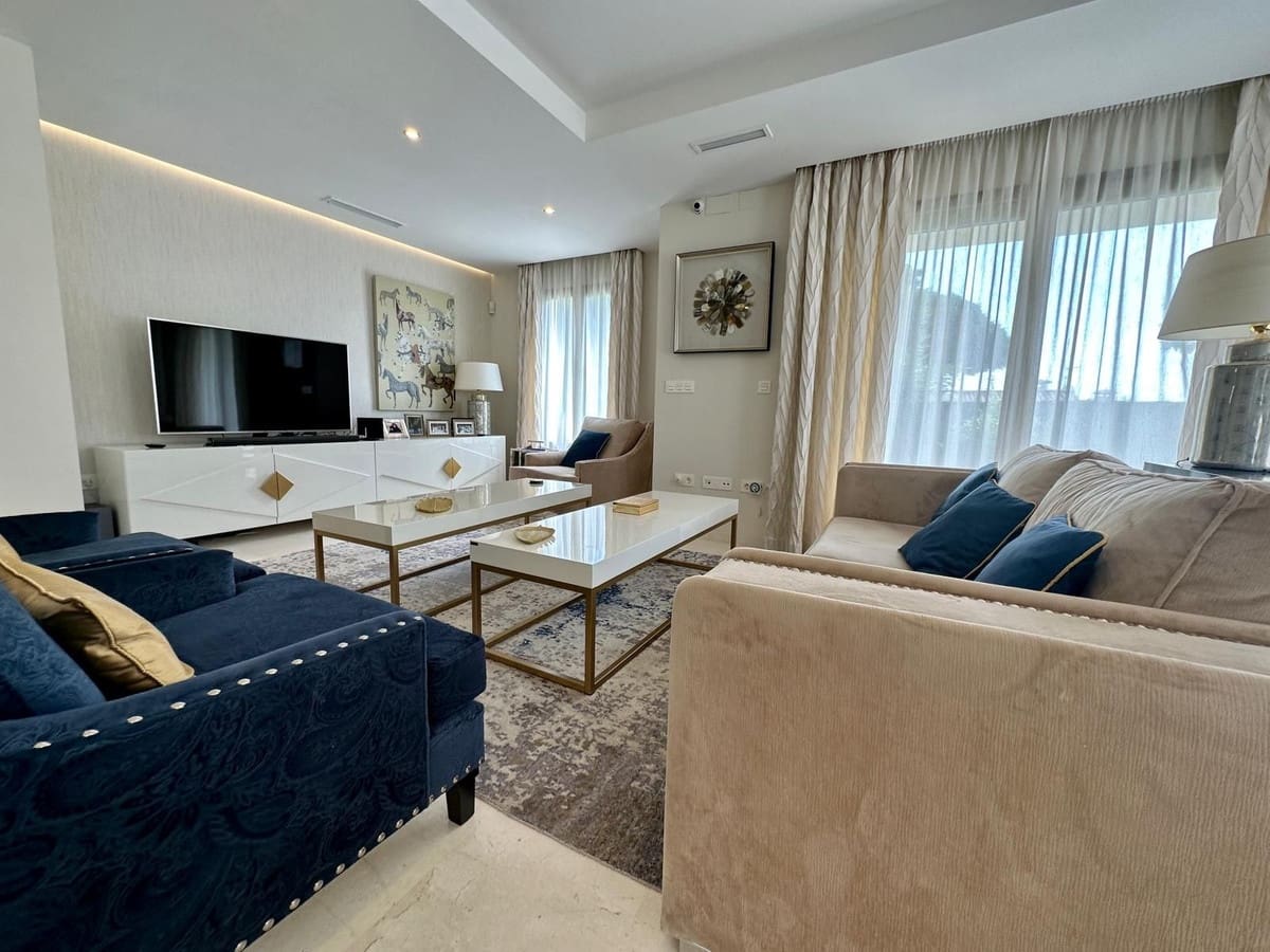 5 soverom Villa til salgs i Marbella med svømmebasseng garasje - € 3 950 000 (Ref: 9275964)