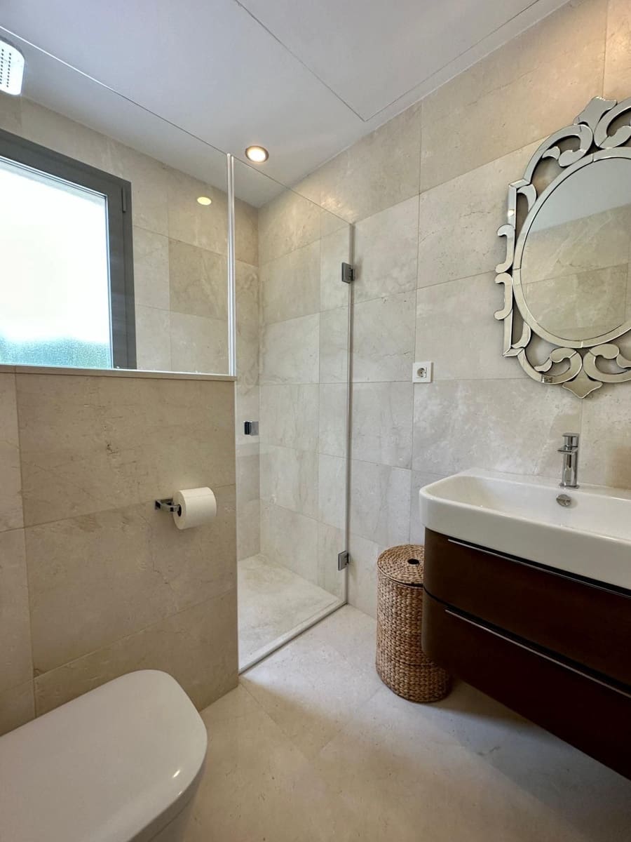 5 soverom Villa til salgs i Marbella med svømmebasseng garasje - € 3 950 000 (Ref: 9275964)