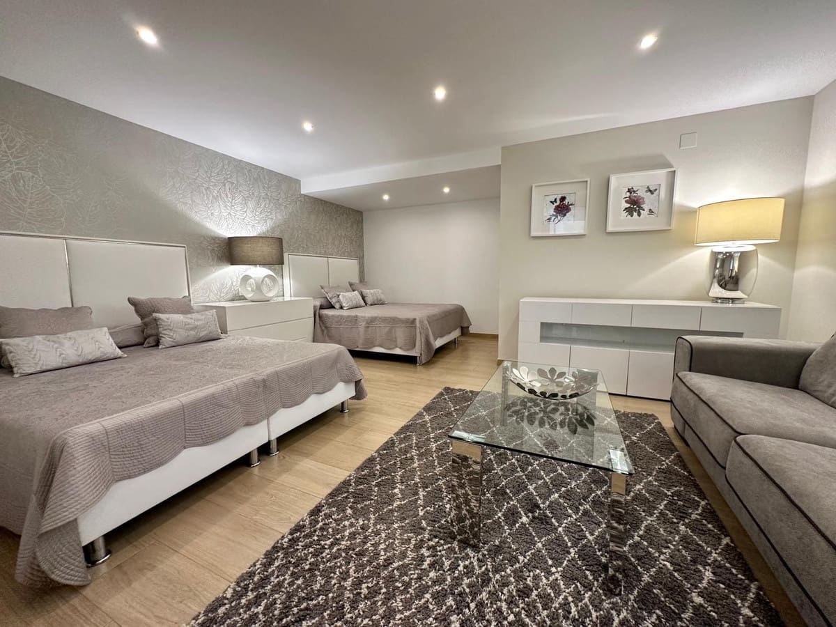 5 soverom Villa til salgs i Marbella med svømmebasseng garasje - € 3 950 000 (Ref: 9275964)