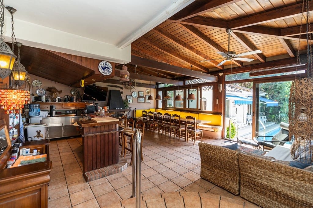 6 soverom Villa til salgs i Carib Playa med svømmebasseng garasje - € 3 950 000 (Ref: 9285476)