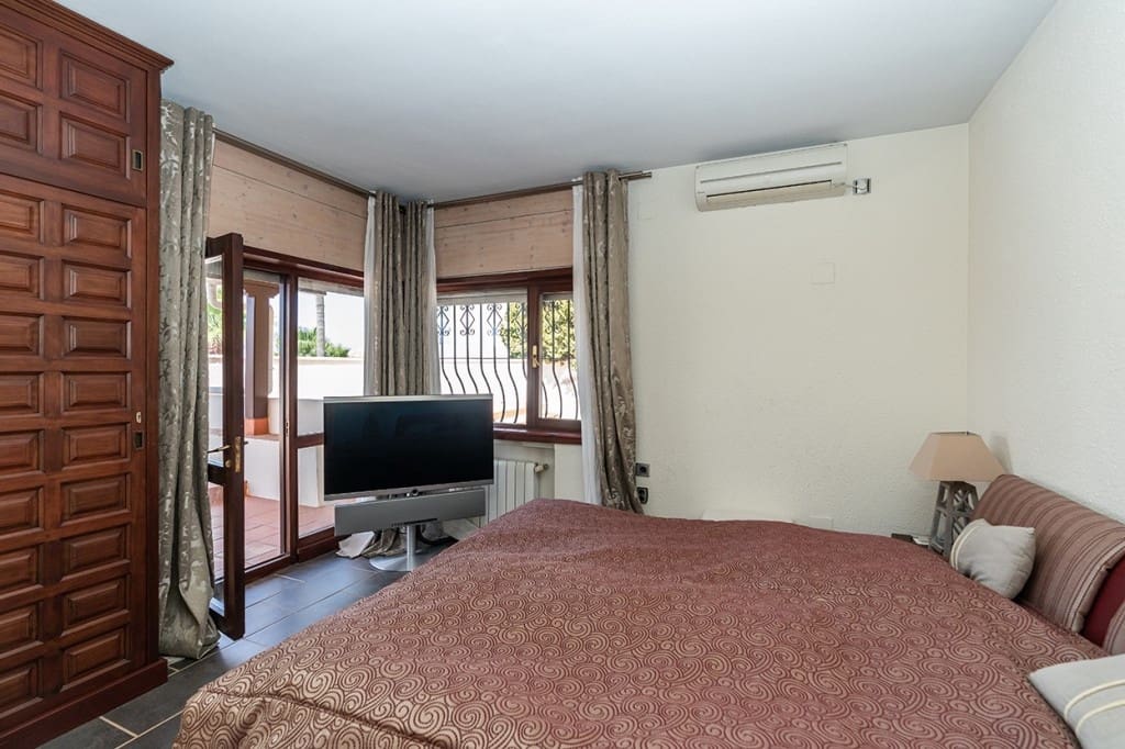 6 soverom Villa til salgs i Carib Playa med svømmebasseng garasje - € 3 950 000 (Ref: 9285476)