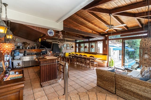 6 chambre Villa/Maison à vendre à Carib Playa, Marbella avec piscine garage - 3 950 000 € (Ref: 9285476)