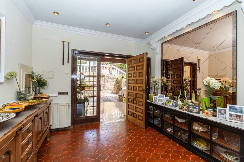 6 soverom Villa til salgs i Carib Playa med svømmebasseng garasje - € 3 950 000 (Ref: 9285476)