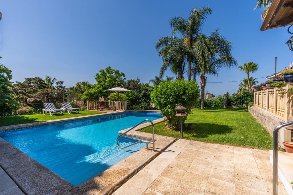 6 soverom Villa til salgs i Carib Playa med svømmebasseng garasje - € 3 950 000 (Ref: 9285476)