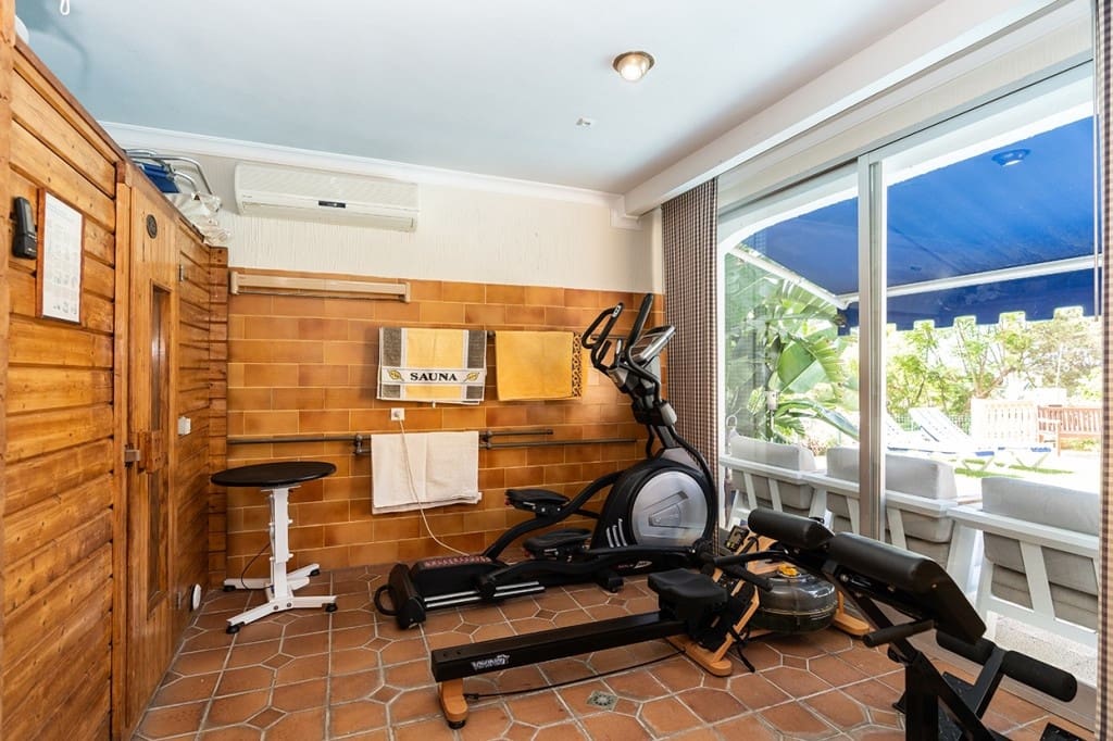 6 soverom Villa til salgs i Carib Playa med svømmebasseng garasje - € 3 950 000 (Ref: 9285476)