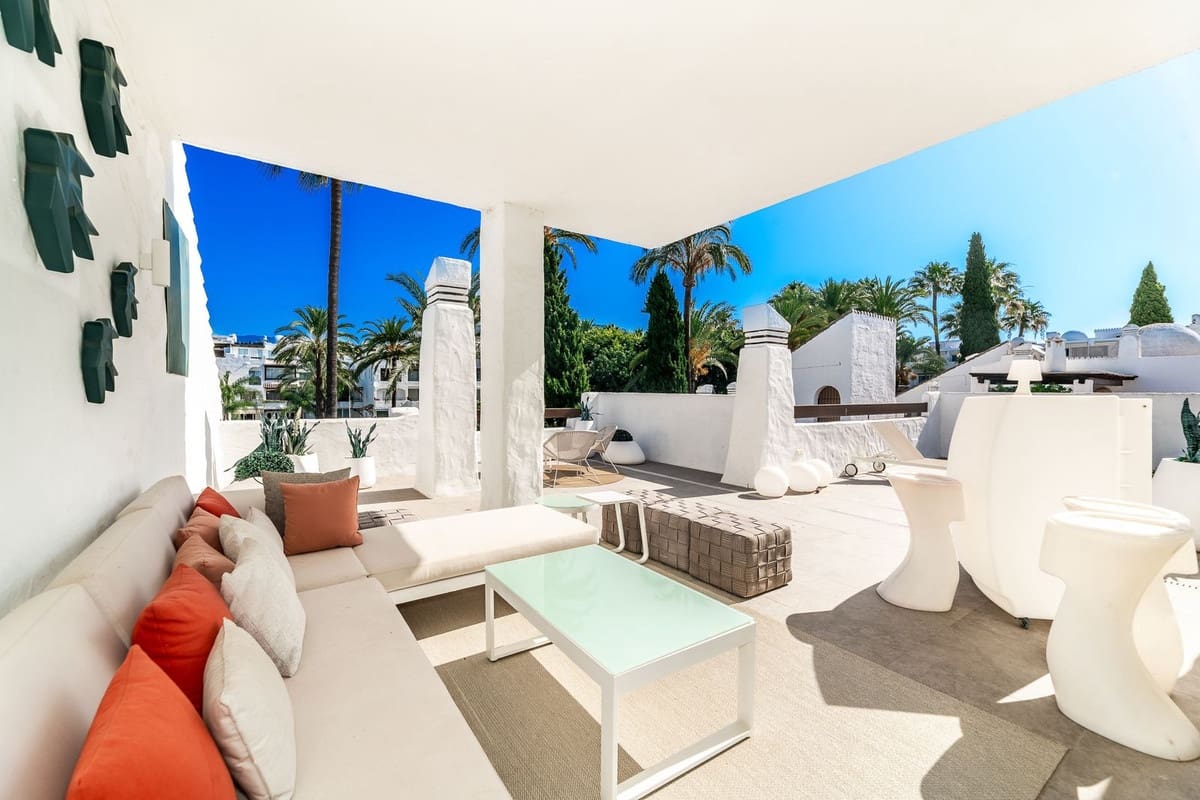 4 sovrum Studio till salu i Puerto Banus med pool - 3 200 000 € (Ref: 9285483)