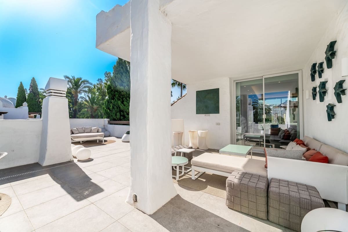 4 sovrum Studio till salu i Puerto Banus med pool - 3 200 000 € (Ref: 9285483)