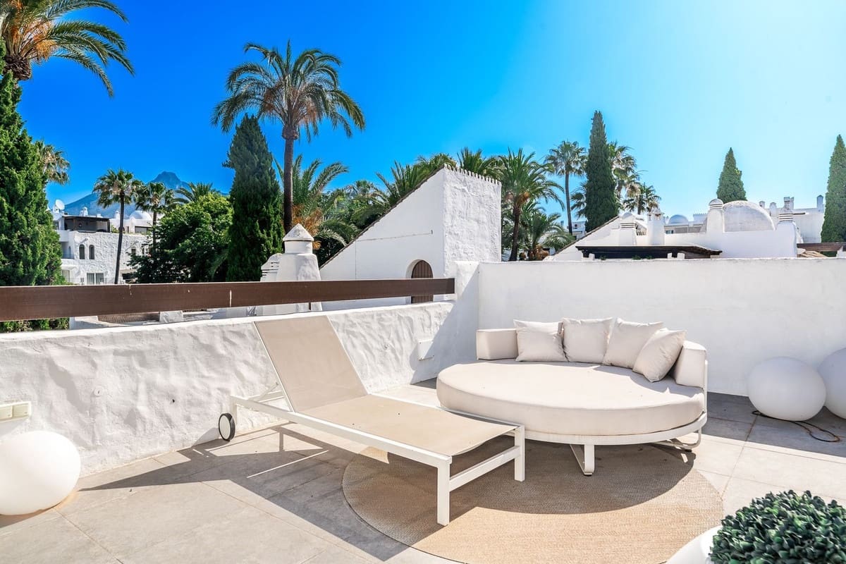 4 sovrum Studio till salu i Puerto Banus med pool - 3 200 000 € (Ref: 9285483)