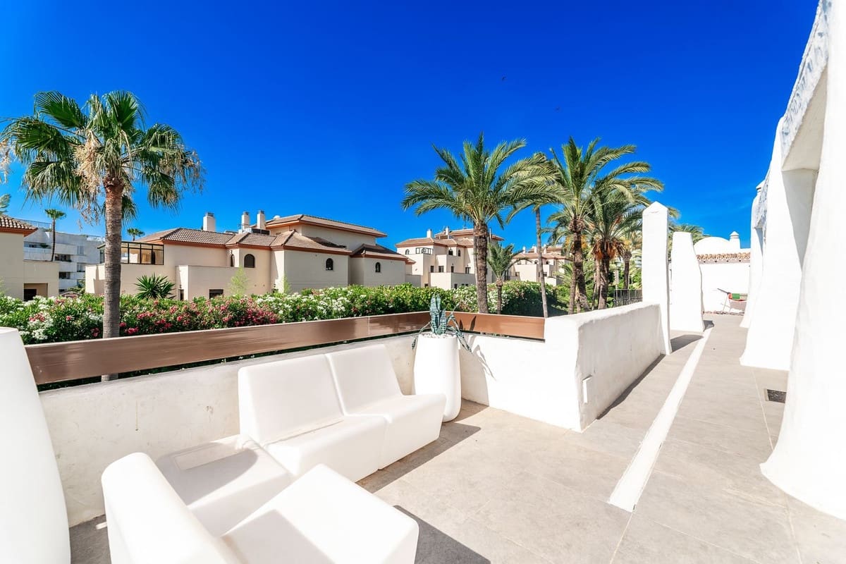 4 sovrum Studio till salu i Puerto Banus med pool - 3 200 000 € (Ref: 9285483)