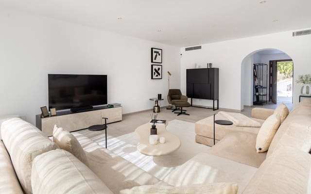 3 soveværelse Villa til salg i Manilva Pueblo, Manilva - € 1.850.000 (Ref: 9287577)