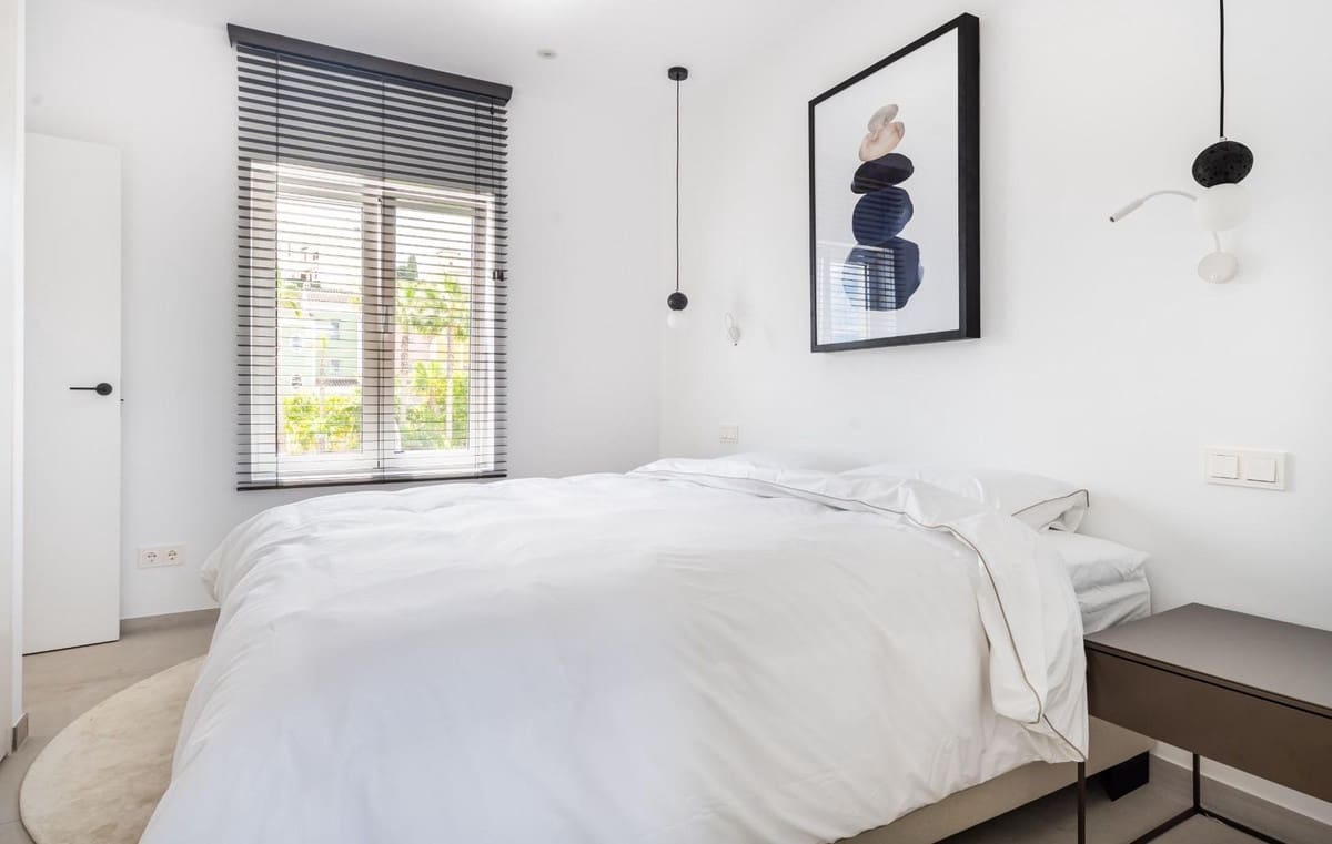 3 bedroom Villa for sale in Manilva - € 1,850,000 (Ref: 9287577)