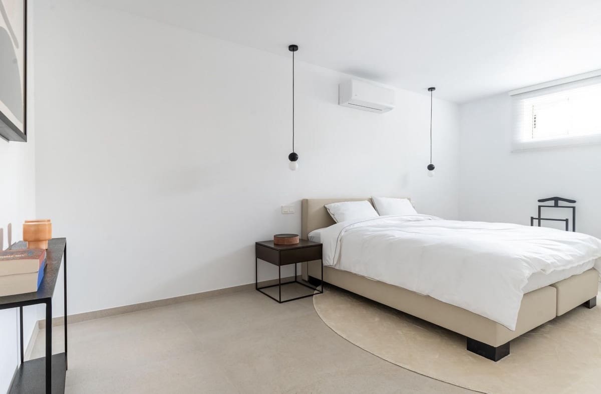 3 bedroom Villa for sale in Manilva - € 1,850,000 (Ref: 9287577)