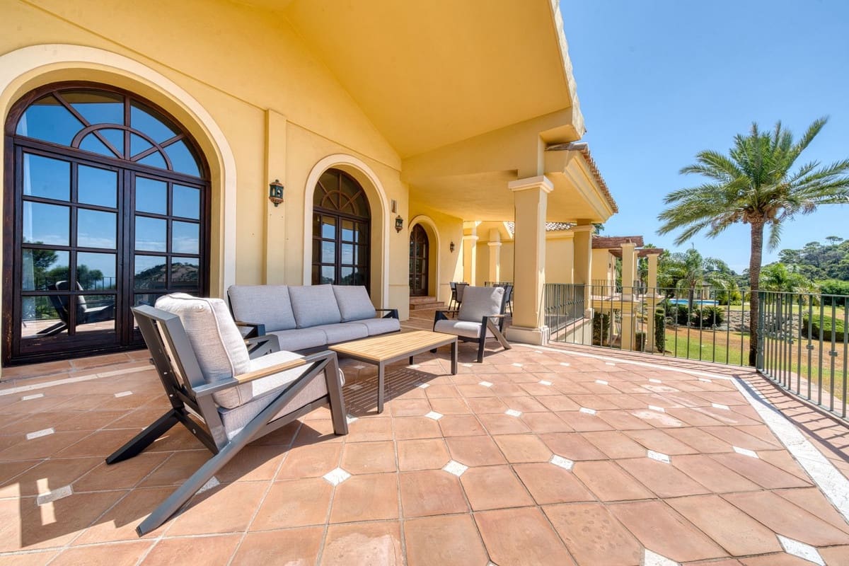 6 bedroom Villa for sale in La Zagaleta with pool - € 7,200,000 (Ref: 9287609)