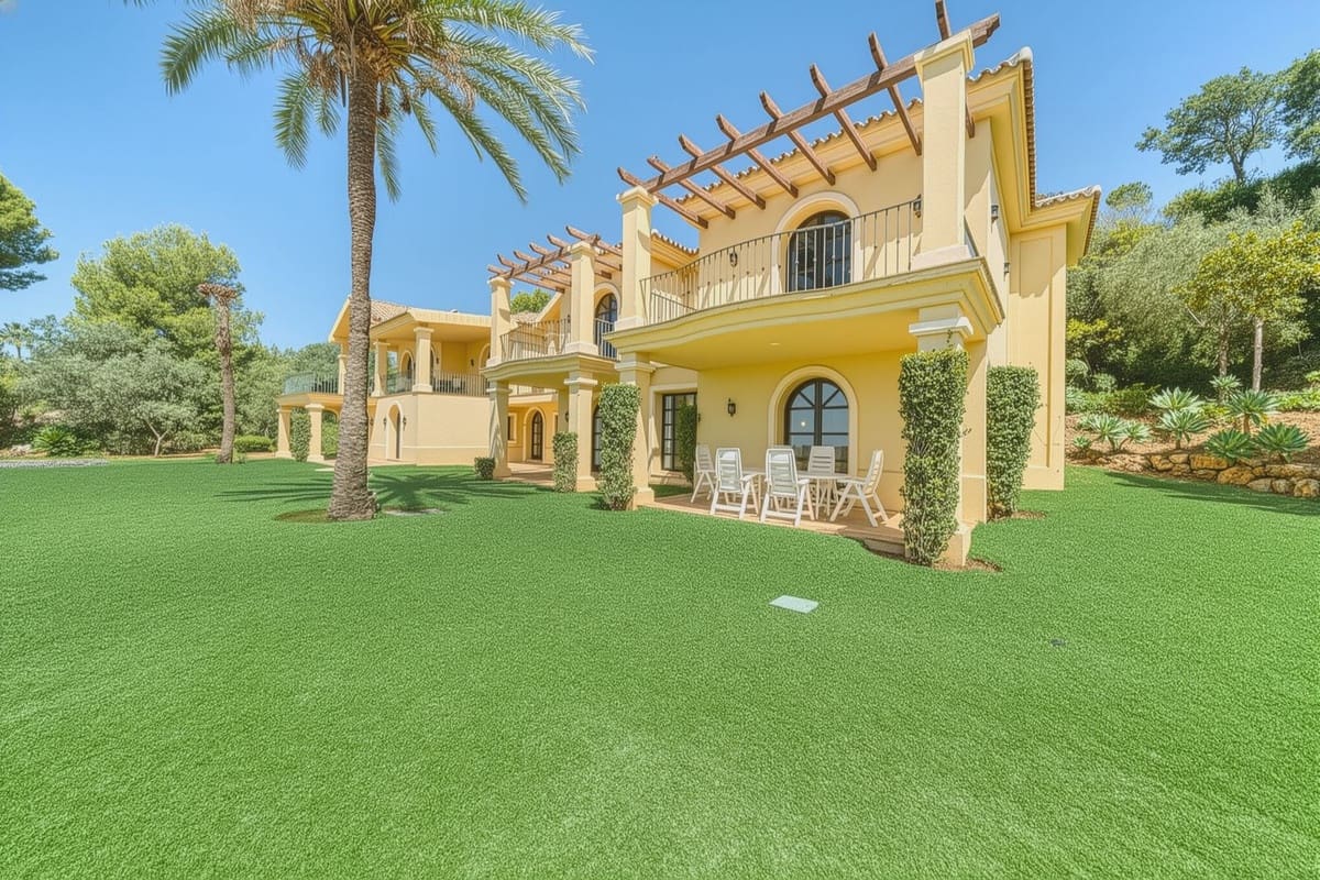 6 bedroom Villa for sale in La Zagaleta with pool - € 7,200,000 (Ref: 9287609)