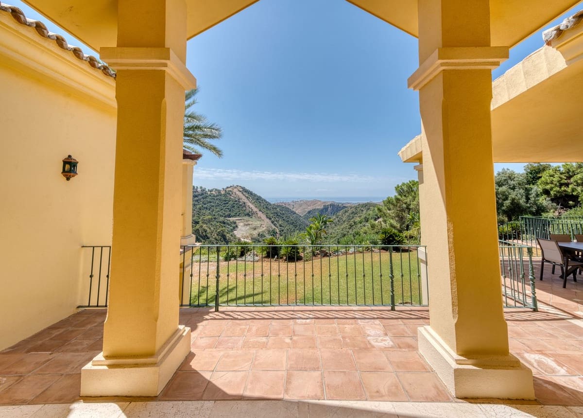 6 bedroom Villa for sale in La Zagaleta with pool - € 7,200,000 (Ref: 9287609)