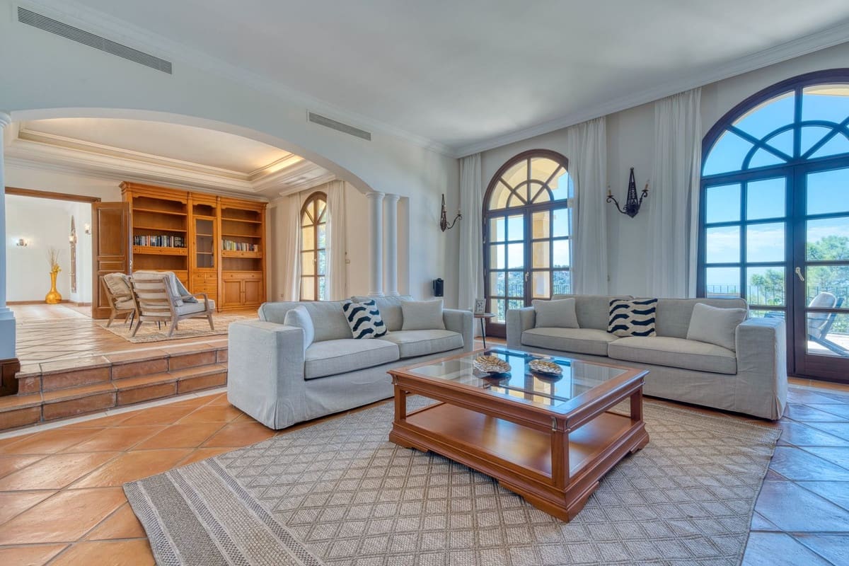 6 bedroom Villa for sale in La Zagaleta with pool - € 7,200,000 (Ref: 9287609)