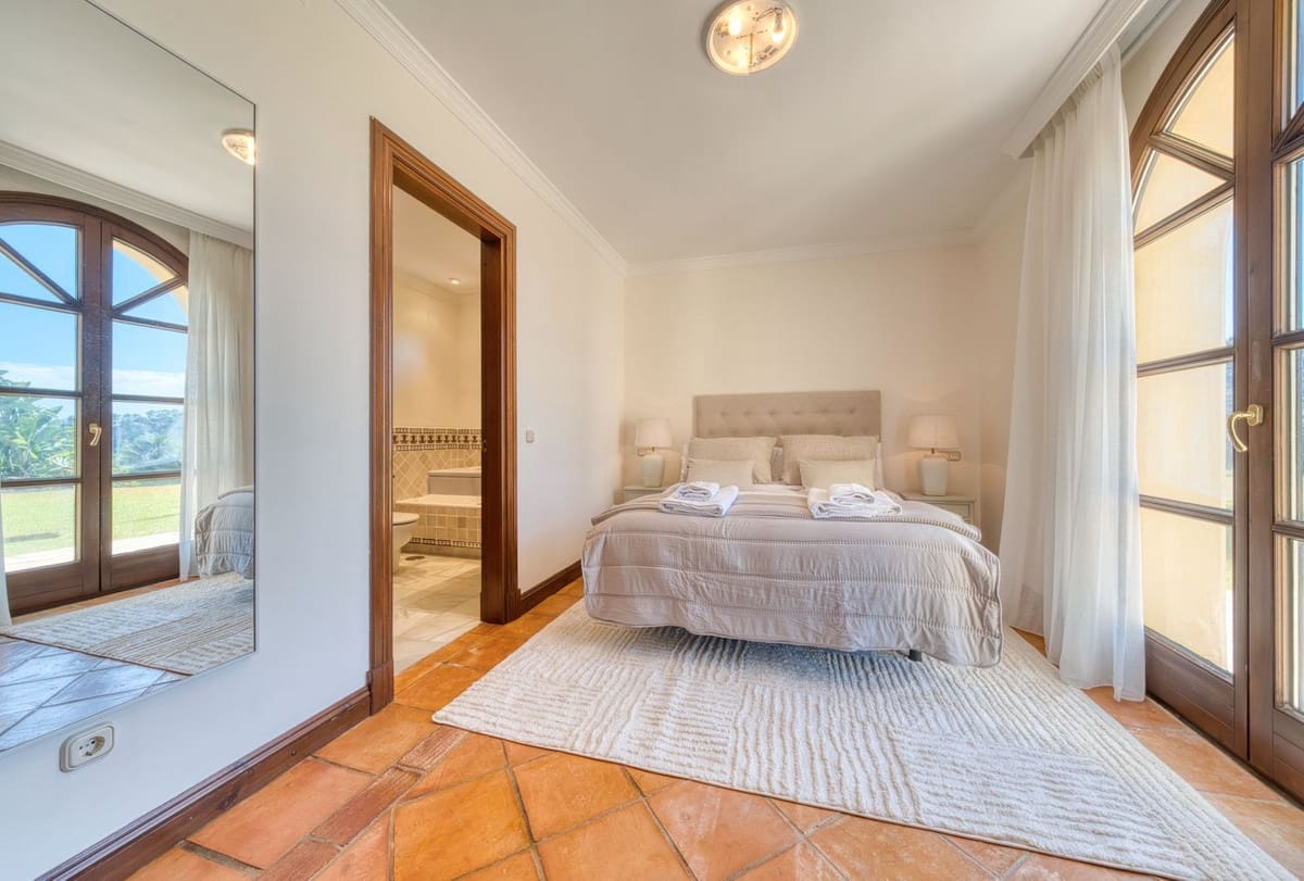 6 bedroom Villa for sale in La Zagaleta with pool - € 7,200,000 (Ref: 9287609)